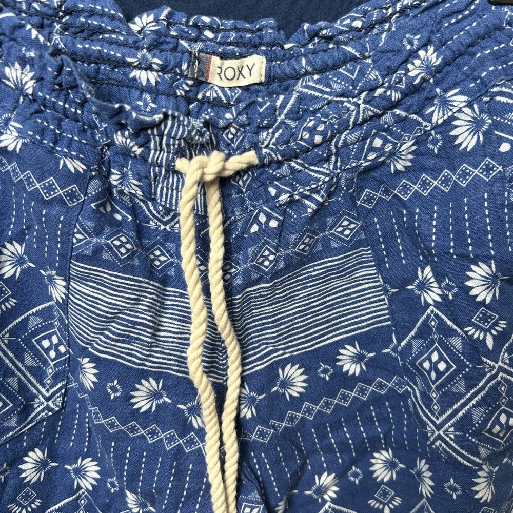 Roxy Women's Pants Color Blue & White Patterned Drawstring Pants Size Small - Picture 13 of 13